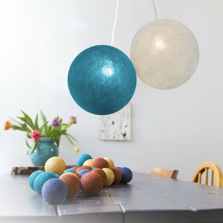 Colored spheres and garlands; How to furnish any environment -