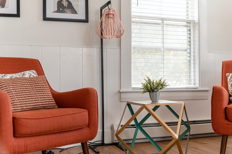 How to create a fabulous design space with relaxation armchairs for the elderly? -