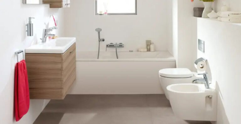 Tailor -made bathroom furniture -