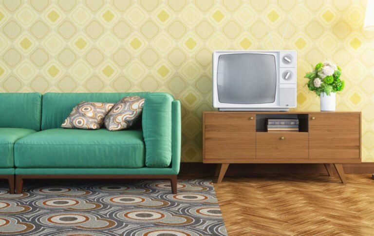 The 70s design returns to fashion -