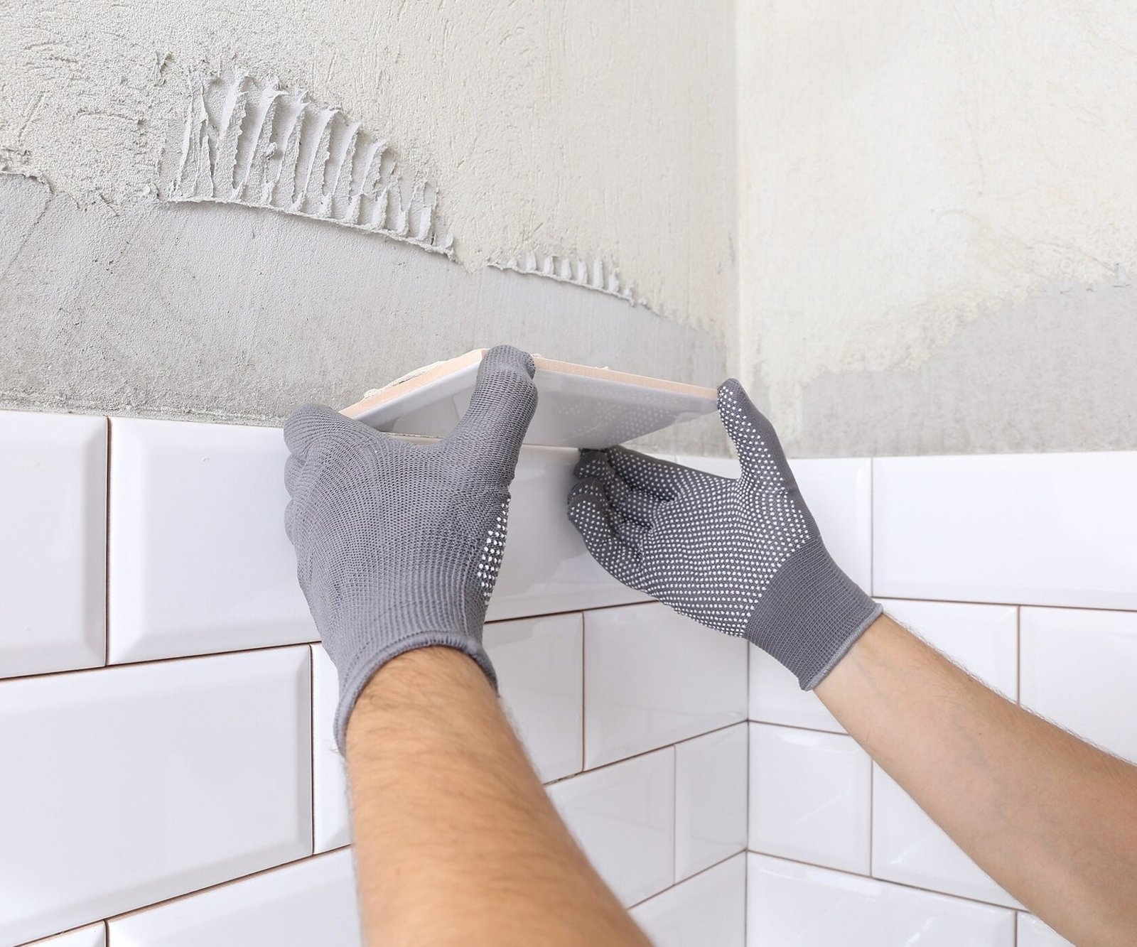 How to perfectly apply porcelain stoneware on plasterboard